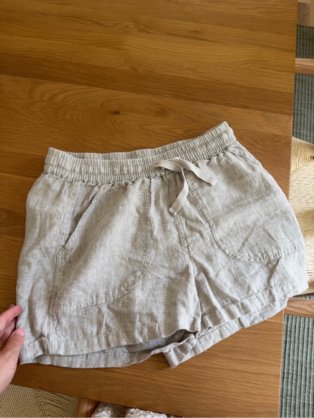 Quince linen shorts